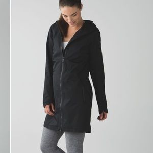 Lululemon Definitely Raining Jacket Size 6